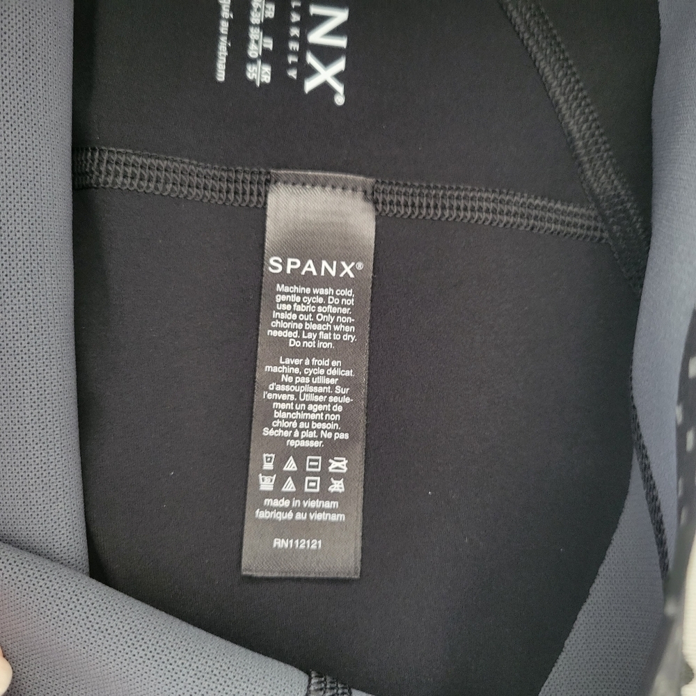 SPANX Women's Every.wear Reflective Print 7/8 Active Leggings In Vry Blk Size S - Picture 5 of 8